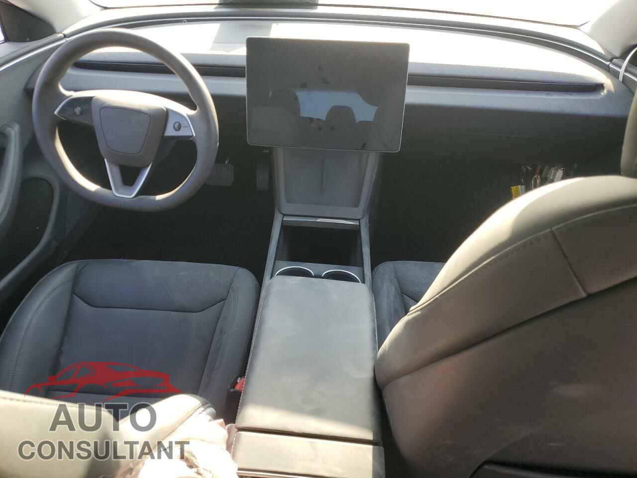 TESLA MODEL 3 2024 - 5YJ3E1EAXRF858919