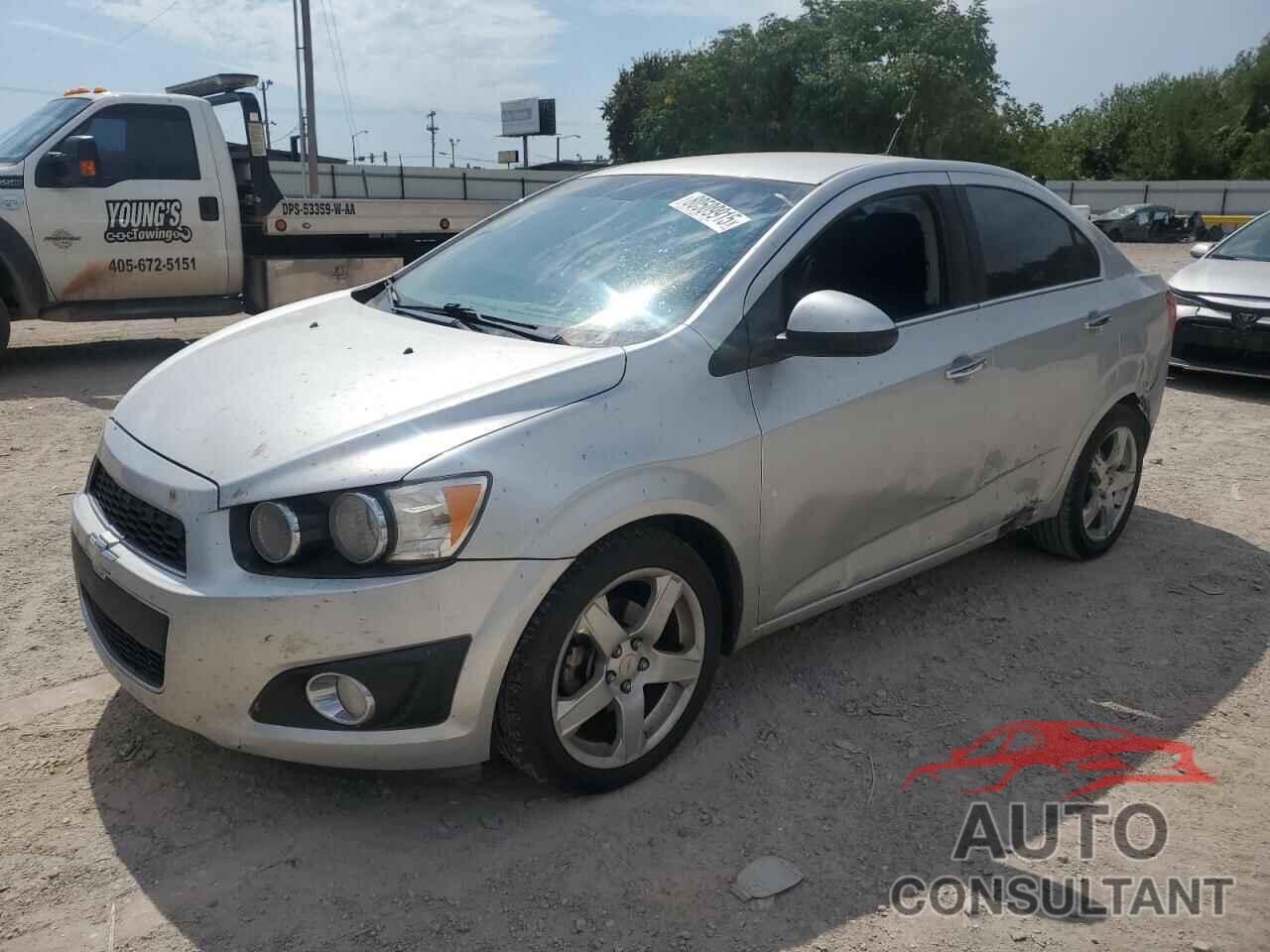 CHEVROLET SONIC 2012 - 1G1JE5SH8C4108328