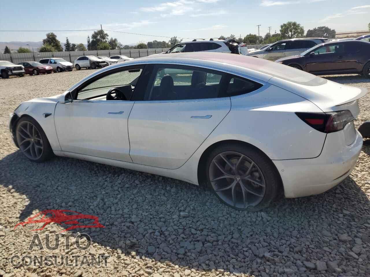 TESLA MODEL 3 2018 - 5YJ3E1EA0JF008334