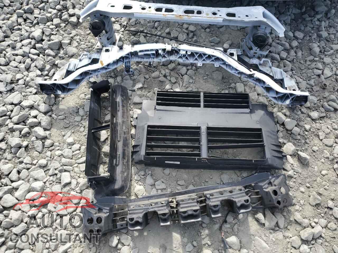 FORD FOCUS 2017 - 1FADP3K22HL285877