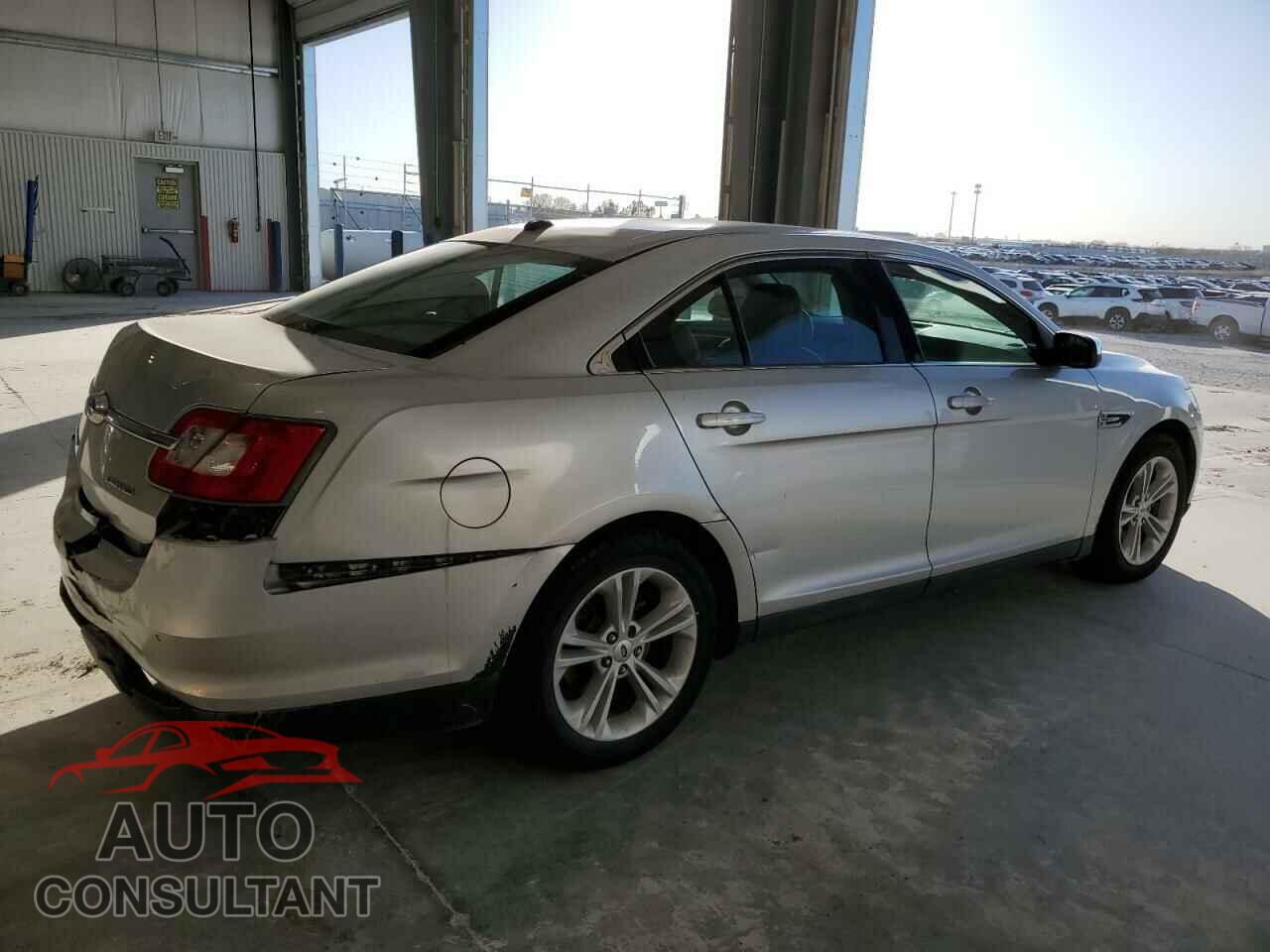 FORD TAURUS 2011 - 1FAHP2FW5BG170103