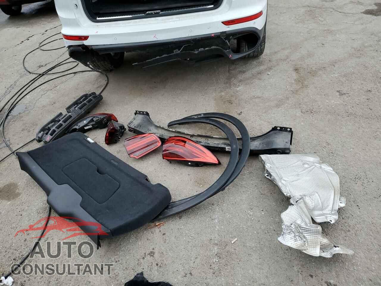 PORSCHE CAYENNE 2016 - WP1AA2A24GLA10972