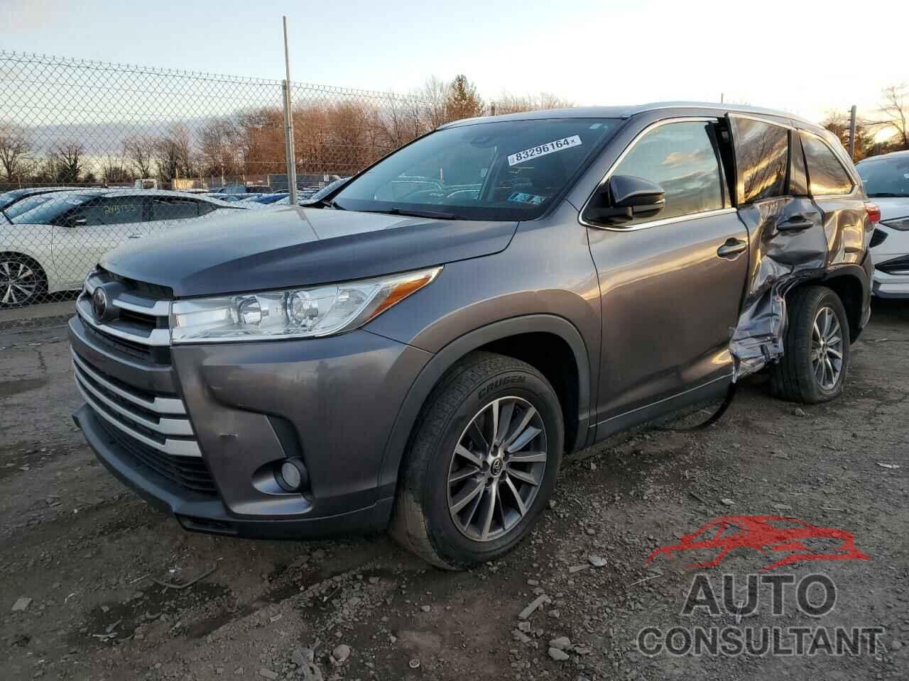 TOYOTA HIGHLANDER 2019 - 5TDKZRFH8KS557996