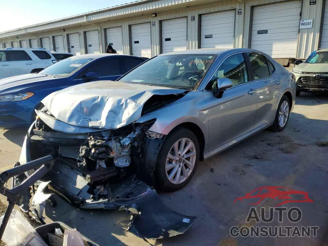 TOYOTA CAMRY 2022 - 4T1R11BK4NU047794