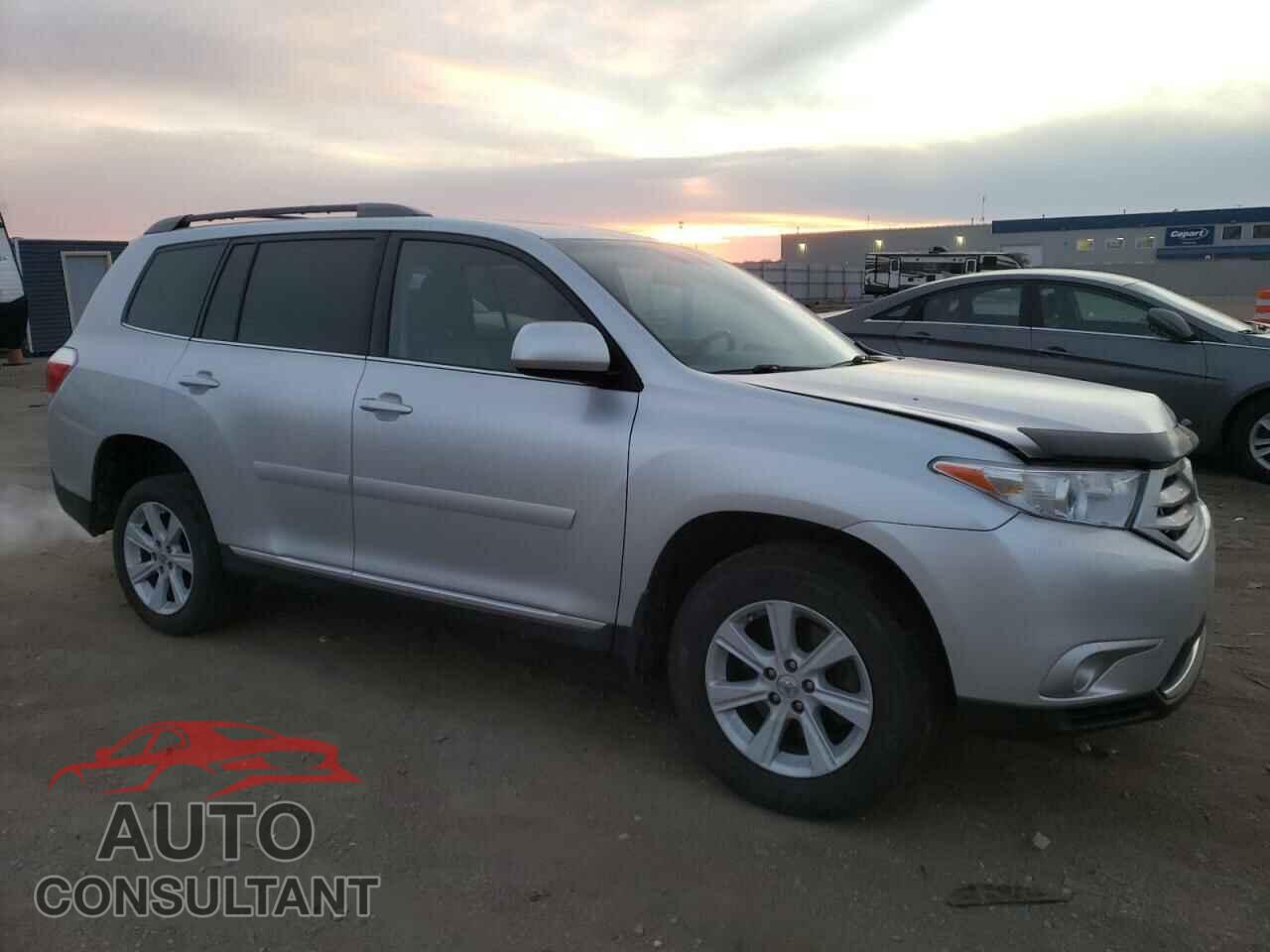 TOYOTA HIGHLANDER 2013 - 5TDBK3EH8DS258076