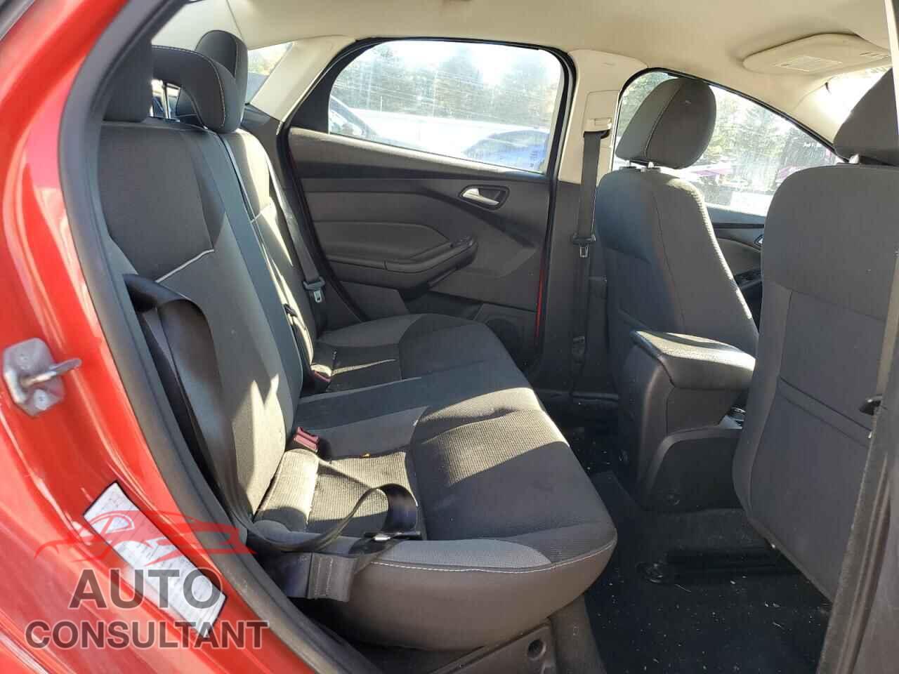 FORD FOCUS 2014 - 1FADP3F2XEL455439
