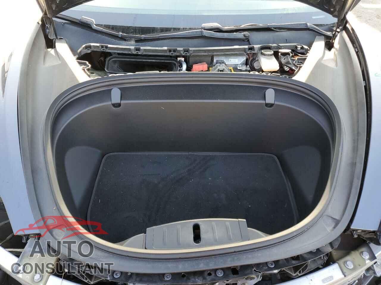 TESLA MODEL 3 2018 - 5YJ3E1EA3JF010210