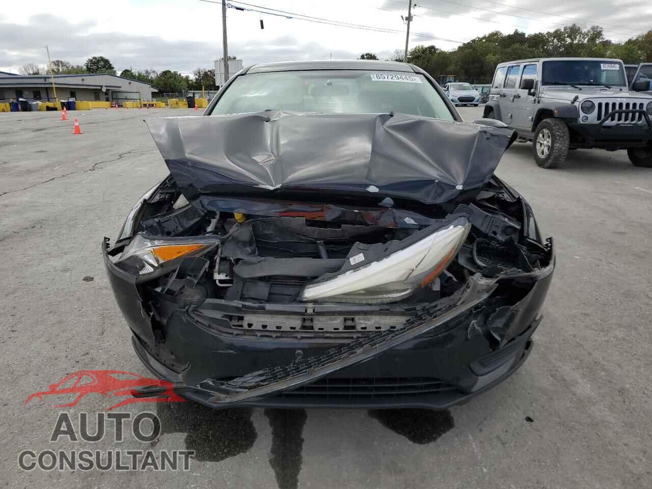 FORD FOCUS 2017 - 1FADP3F24HL232494