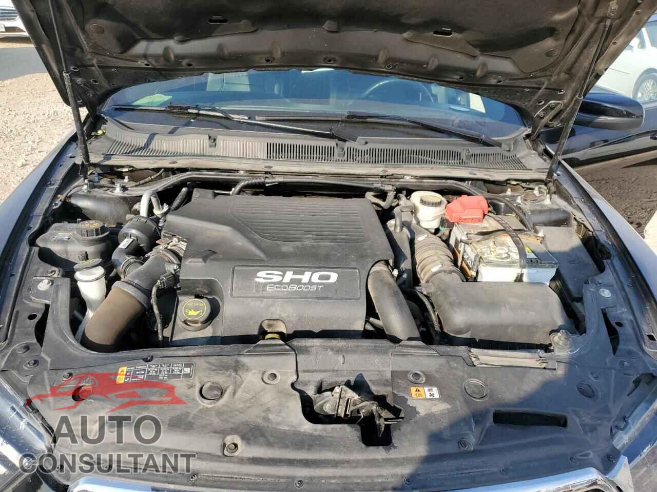 FORD TAURUS 2018 - 1FAHP2KT1JG119515