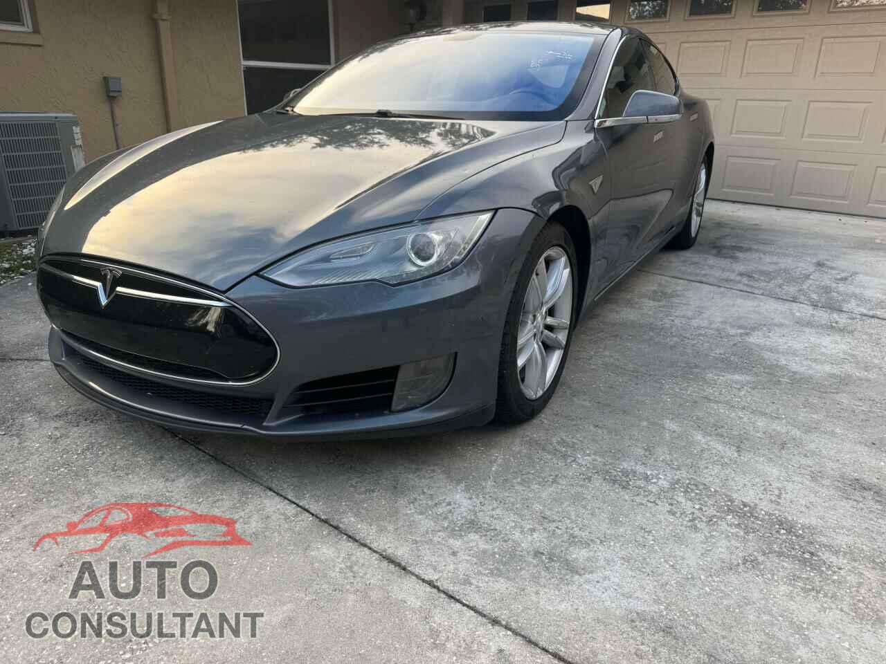 TESLA MODEL S 2013 - 5YJSA1AC6DFP10886