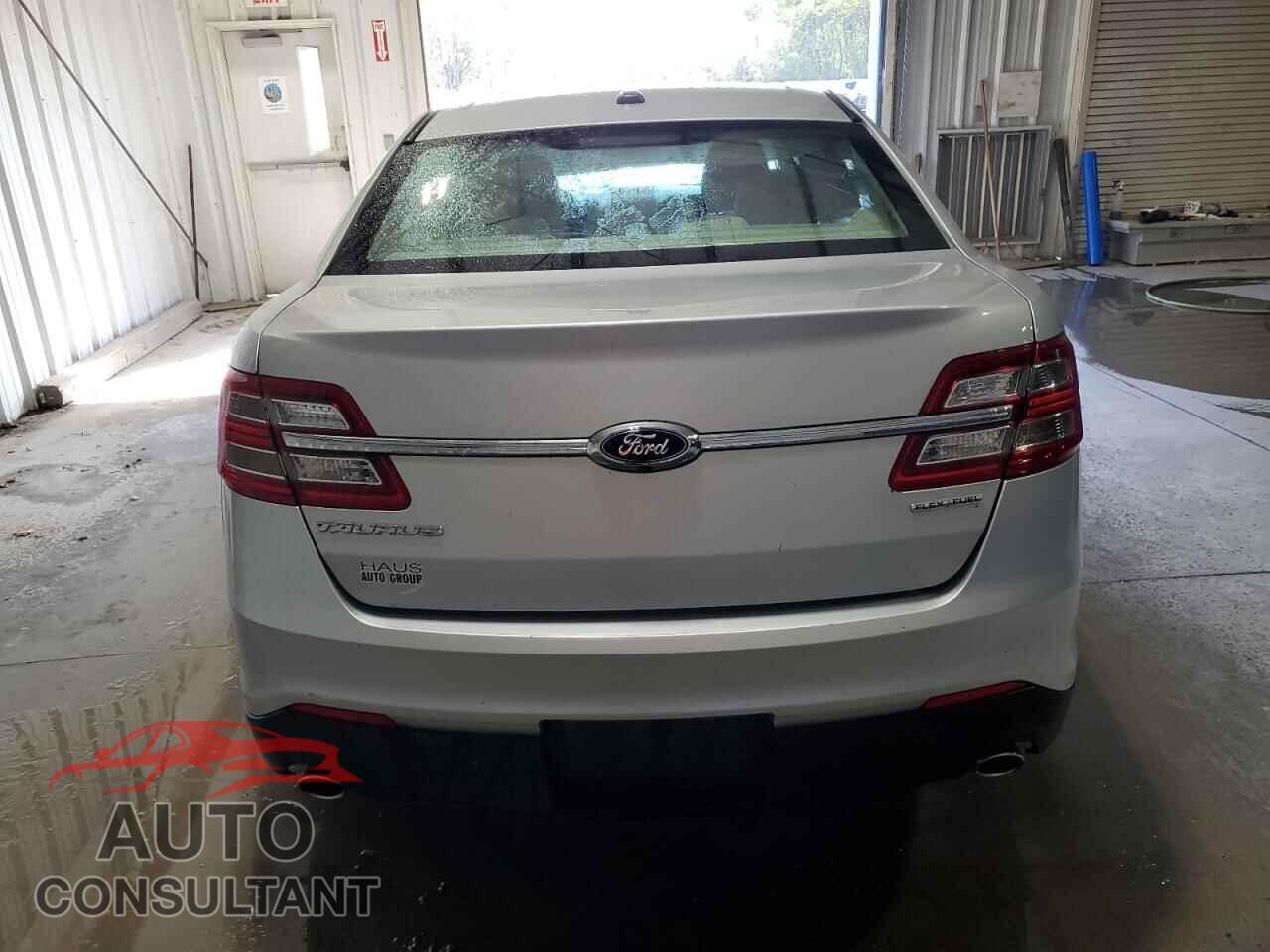 FORD TAURUS 2015 - 1FAHP2D85FG203501