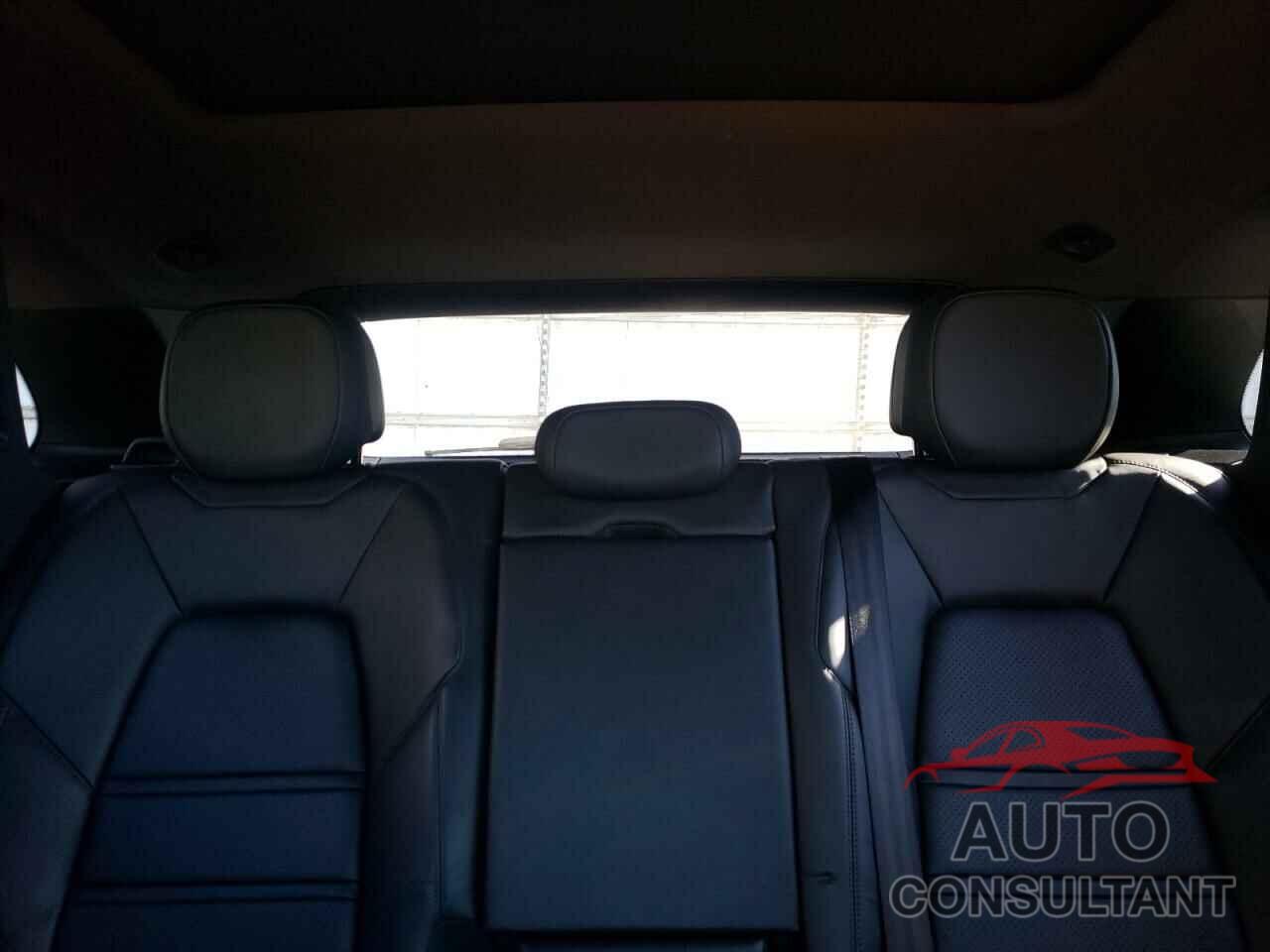 PORSCHE CAYENNE 2019 - WP1AA2AY7KDA09256