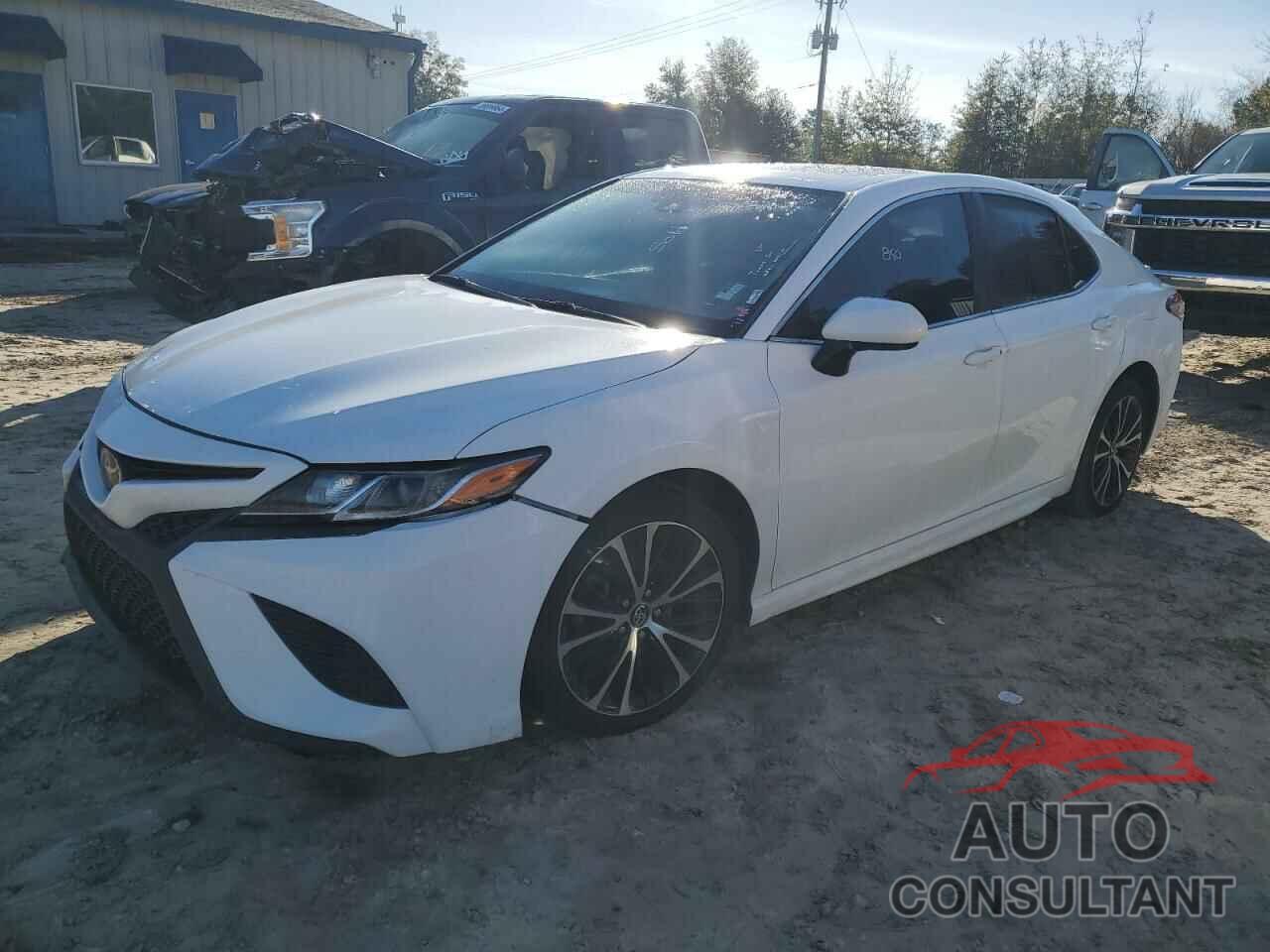 TOYOTA CAMRY 2018 - 4T1B11HK6JU055768