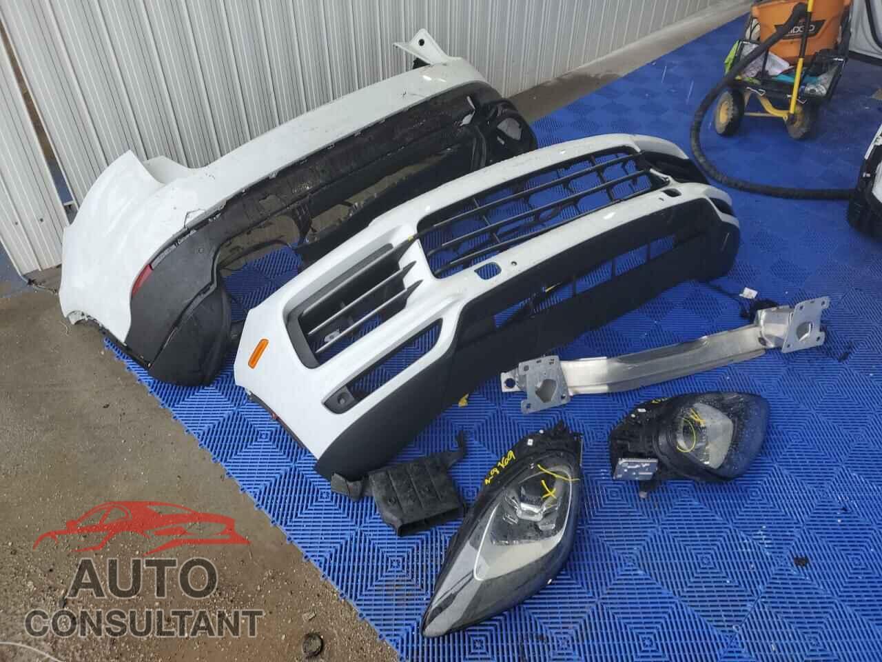 PORSCHE CAYENNE 2020 - WP1AA2AY0LDA04384