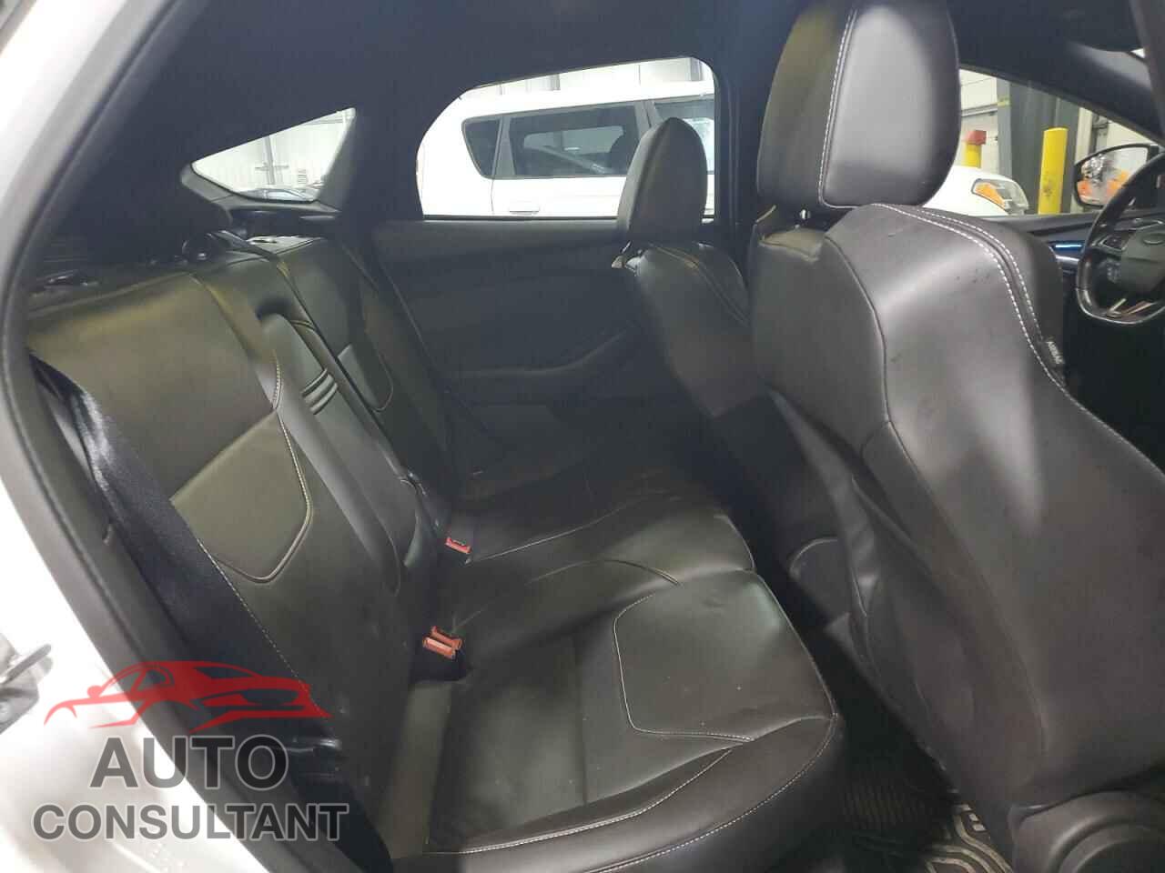 FORD FOCUS 2016 - 1FADP3L94GL322664