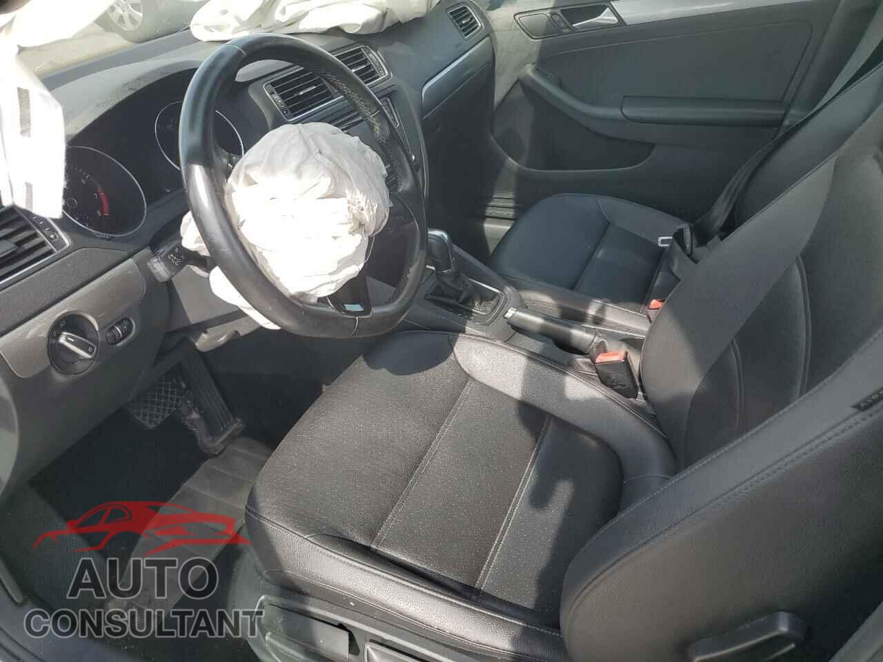 VOLKSWAGEN JETTA 2017 - 3VWDB7AJ4HM284508