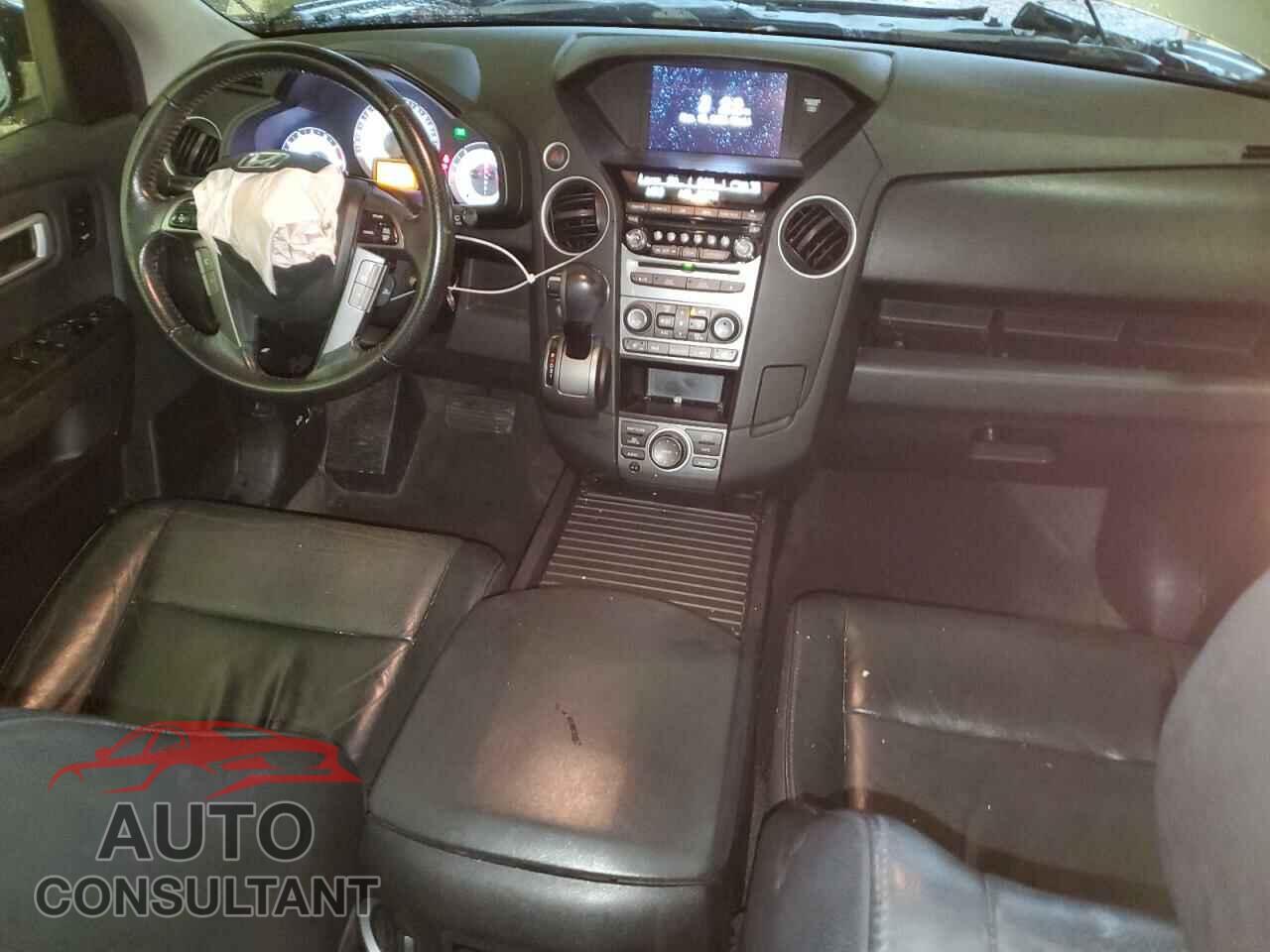 HONDA PILOT 2012 - 5FNYF4H9XCB067156