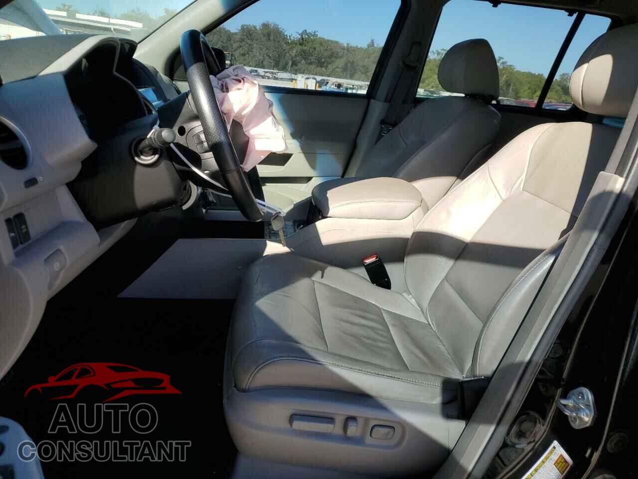 HONDA PILOT 2011 - 5FNYF3H92BB003864