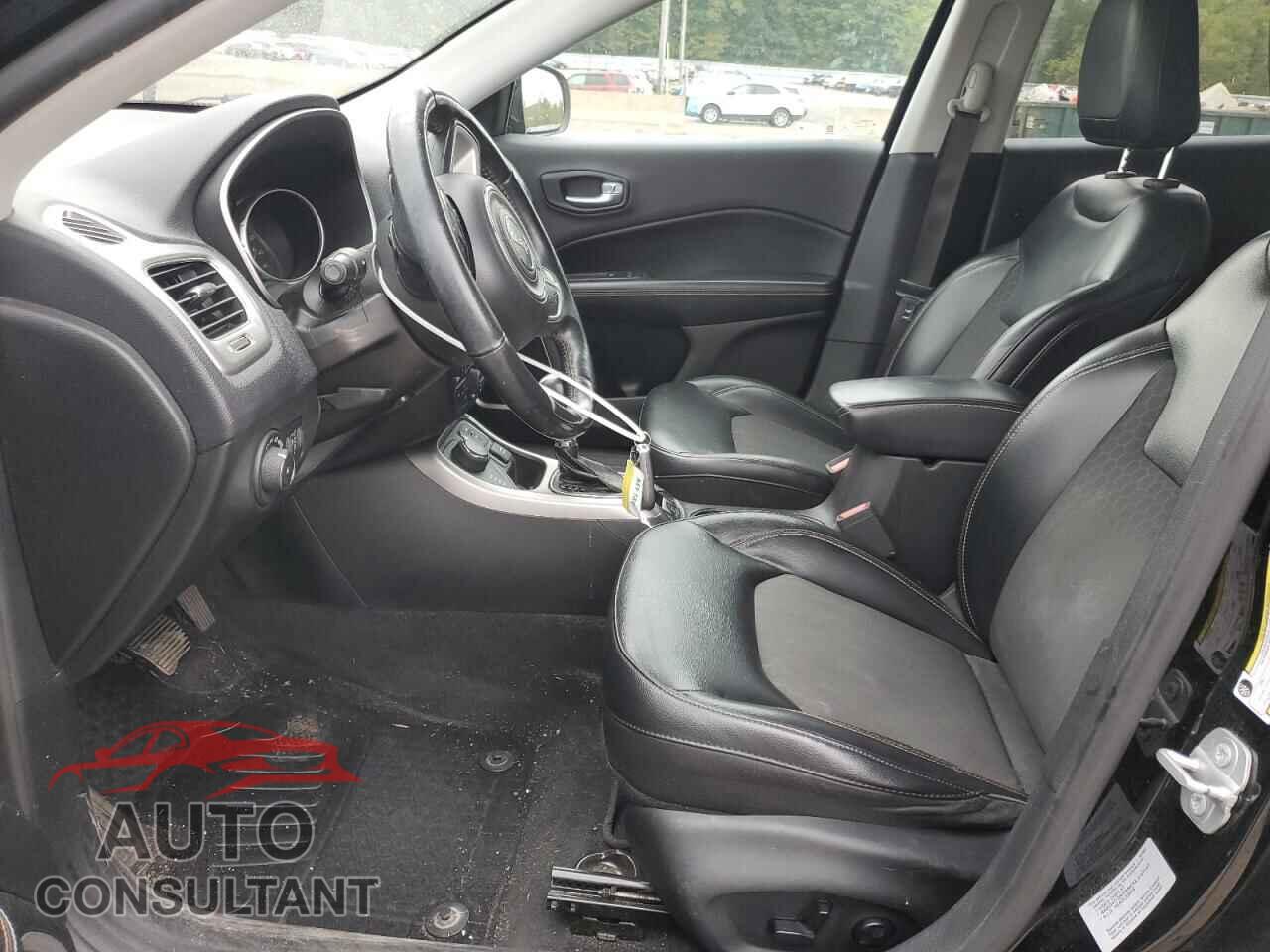 JEEP COMPASS 2018 - 3C4NJDBB0JT131555