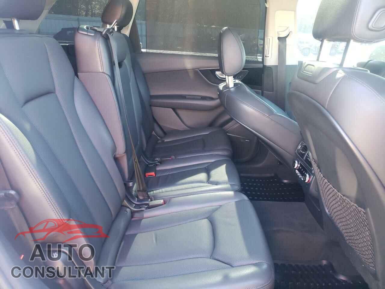 AUDI Q7 2017 - WA1VAAF71HD035772