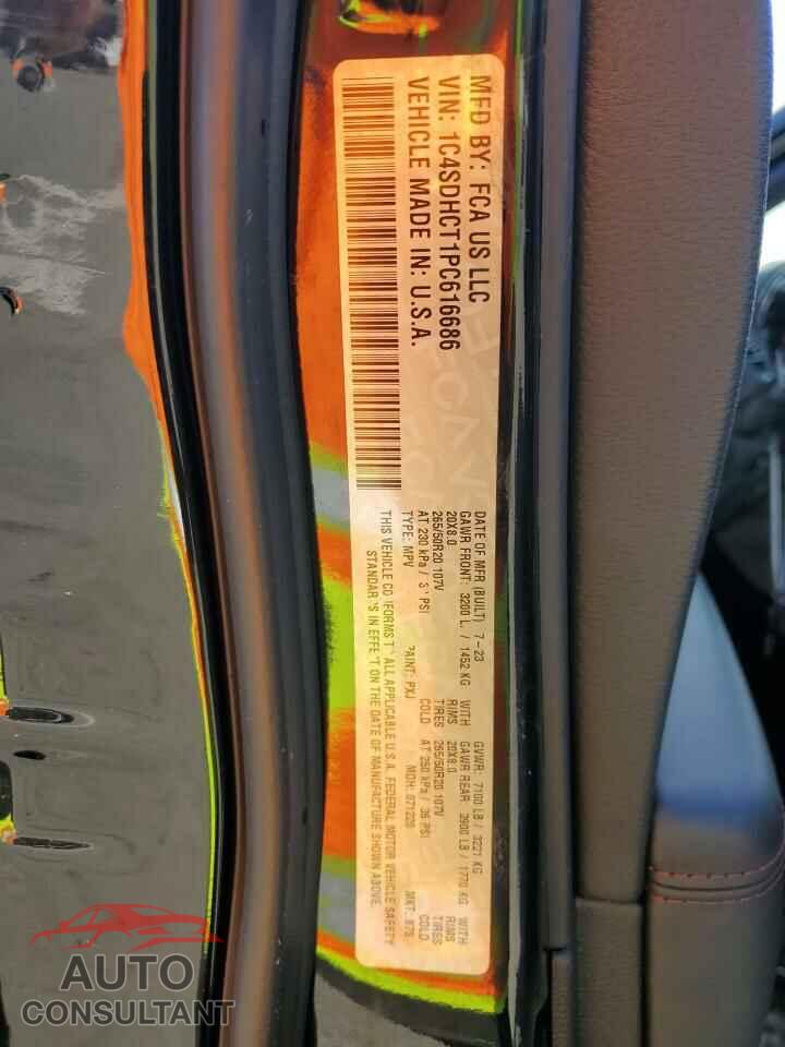 DODGE DURANGO 2023 - 1C4SDHCT1PC616686