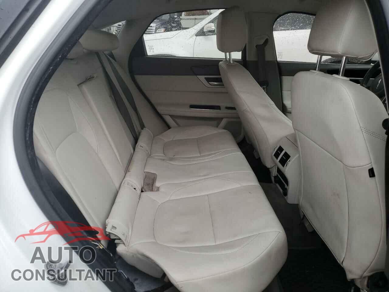 JAGUAR XF 2016 - SAJBD4BV8GCY13951