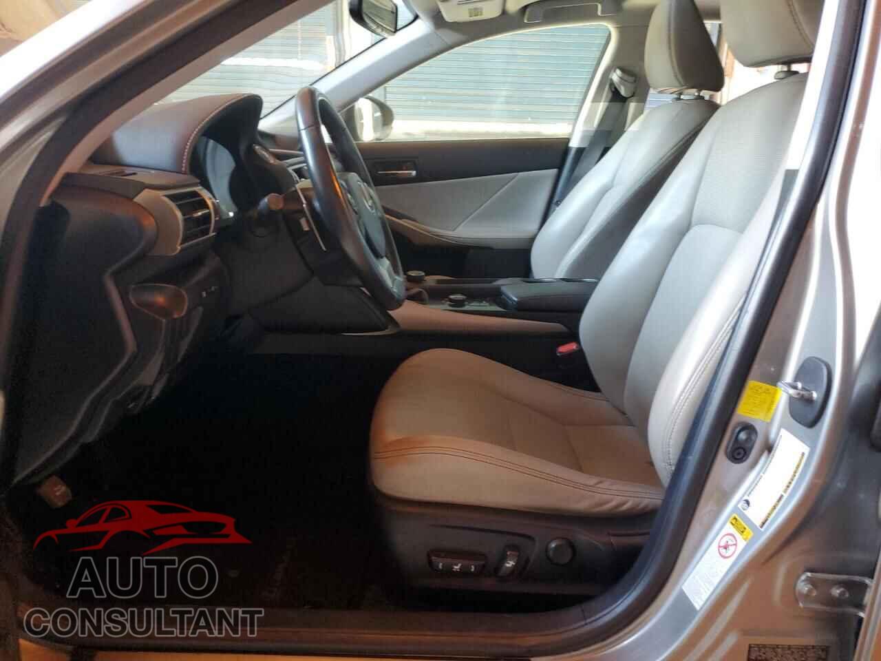 LEXUS IS 2014 - JTHBF1D20E5038121