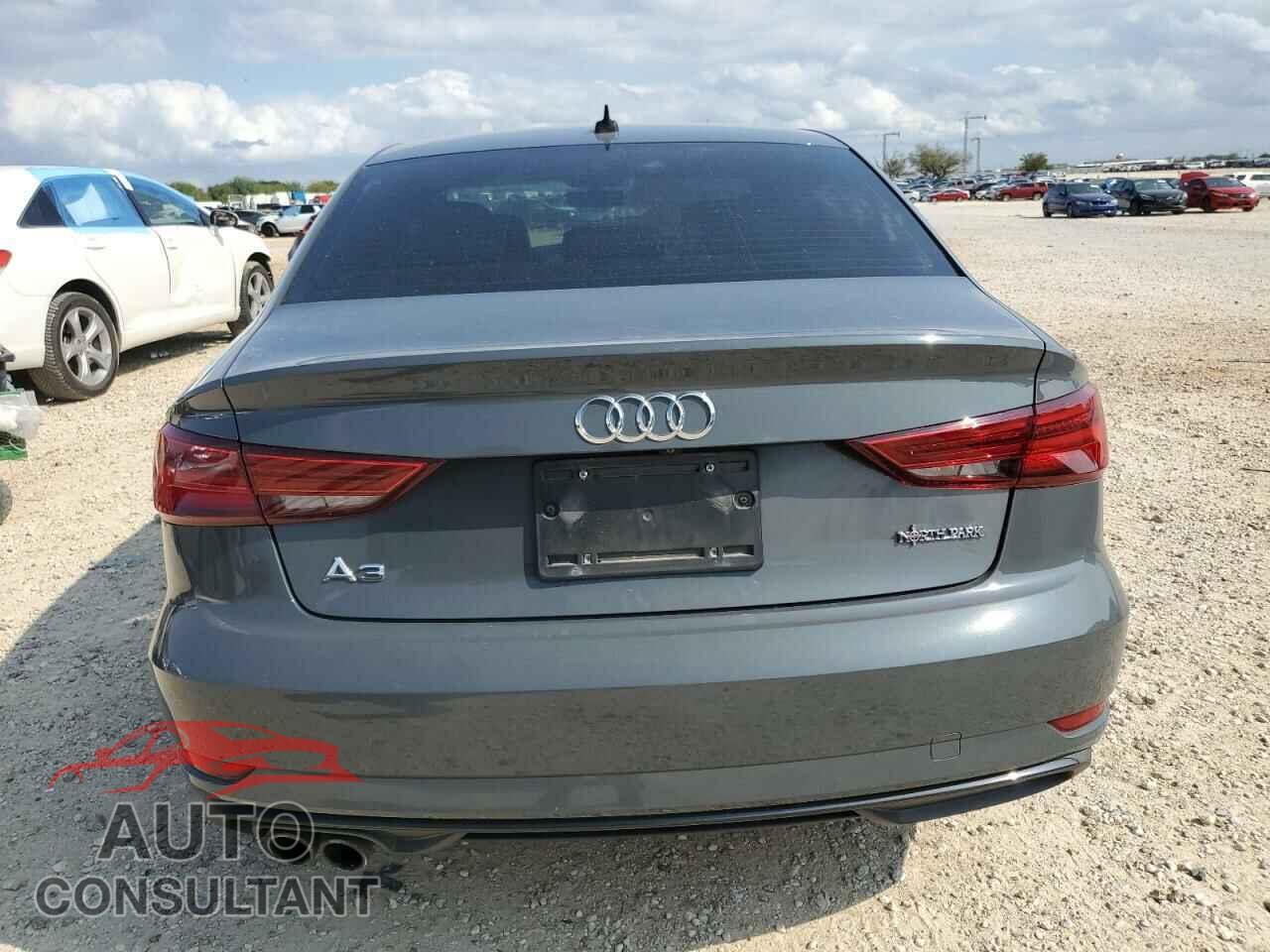 AUDI A3 2019 - WAUAUGFF8KA084611
