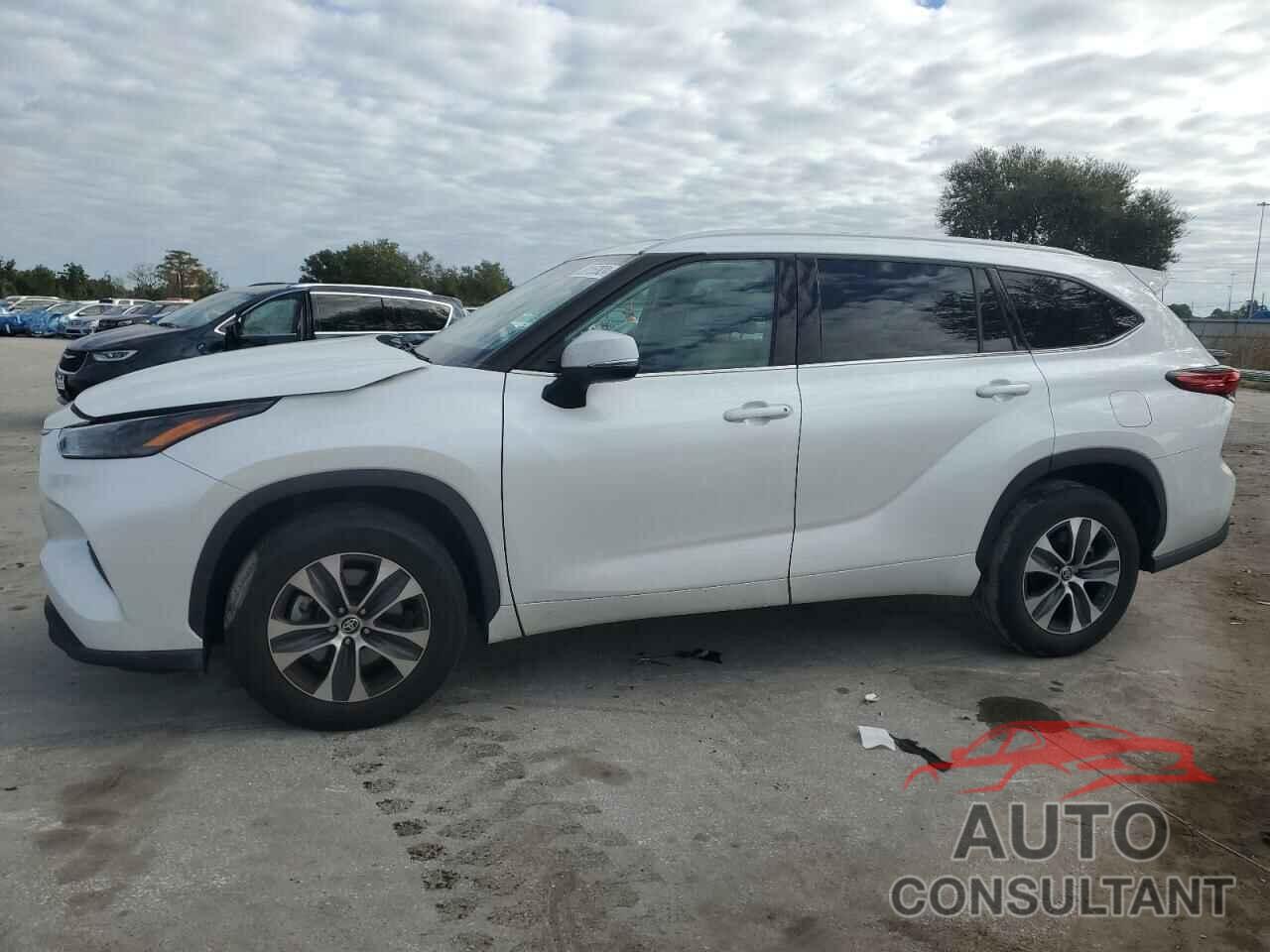 TOYOTA HIGHLANDER 2022 - 5TDGZRAH8NS121229