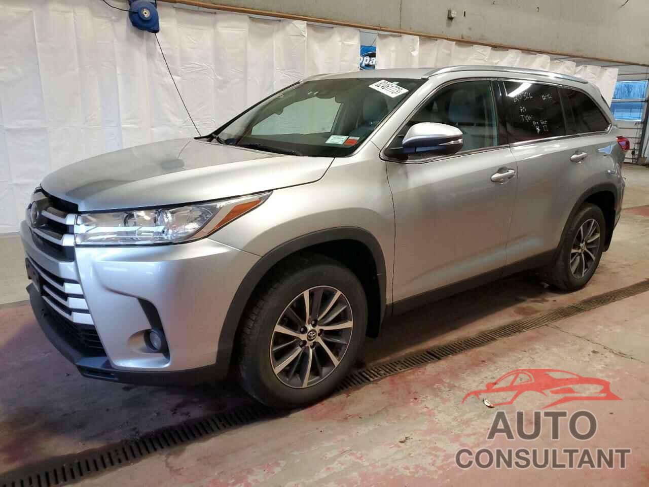 TOYOTA HIGHLANDER 2019 - 5TDJZRFH2KS602717