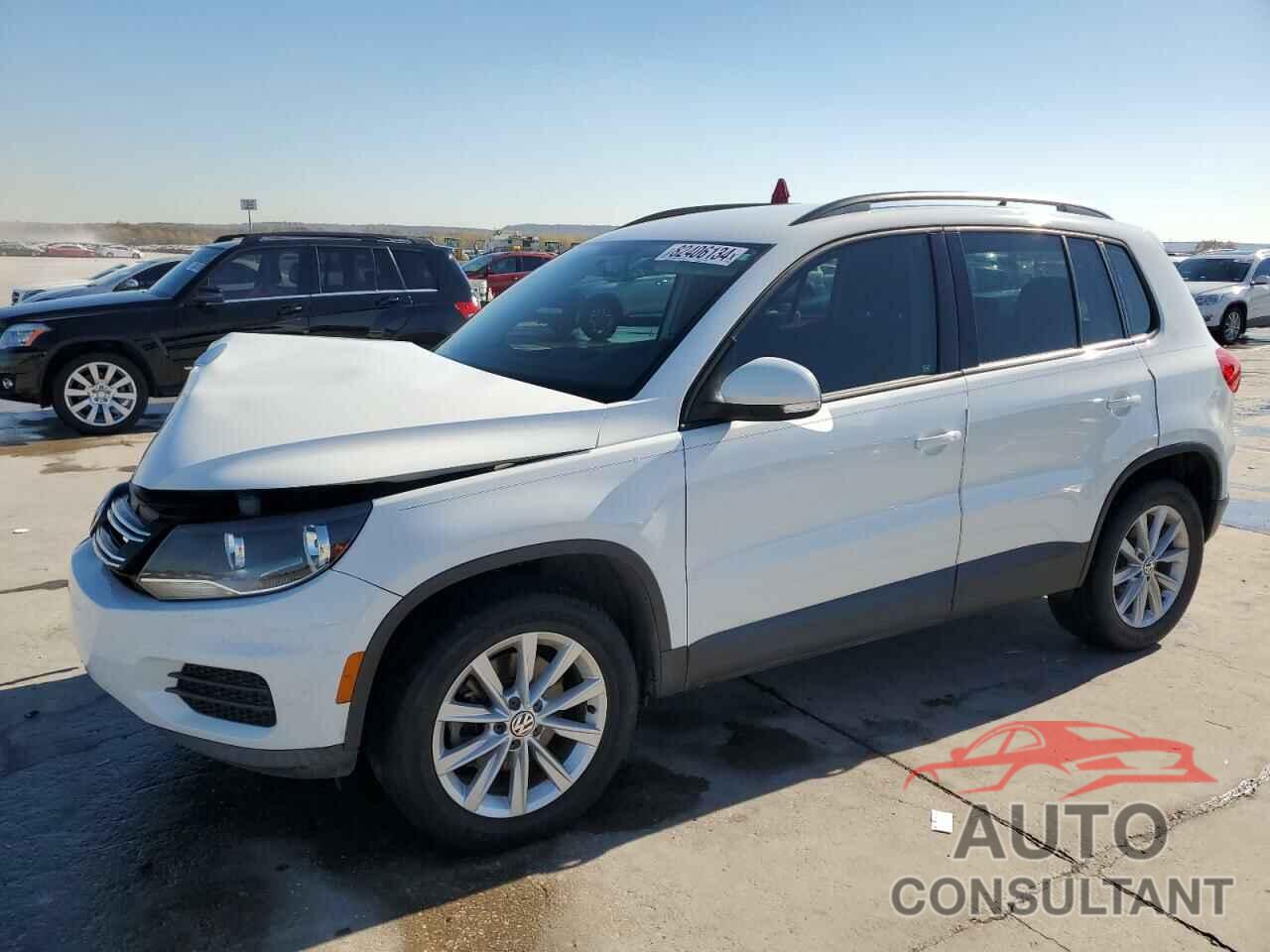 VOLKSWAGEN TIGUAN 2017 - WVGAV7AX4HK052091