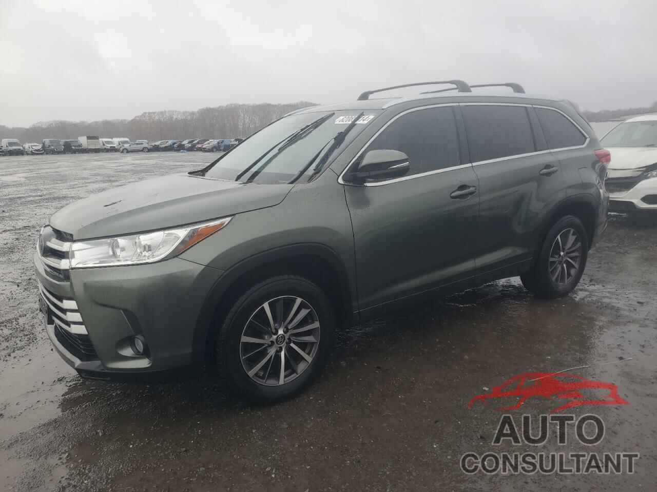 TOYOTA HIGHLANDER 2018 - 5TDKZRFH9JS268284