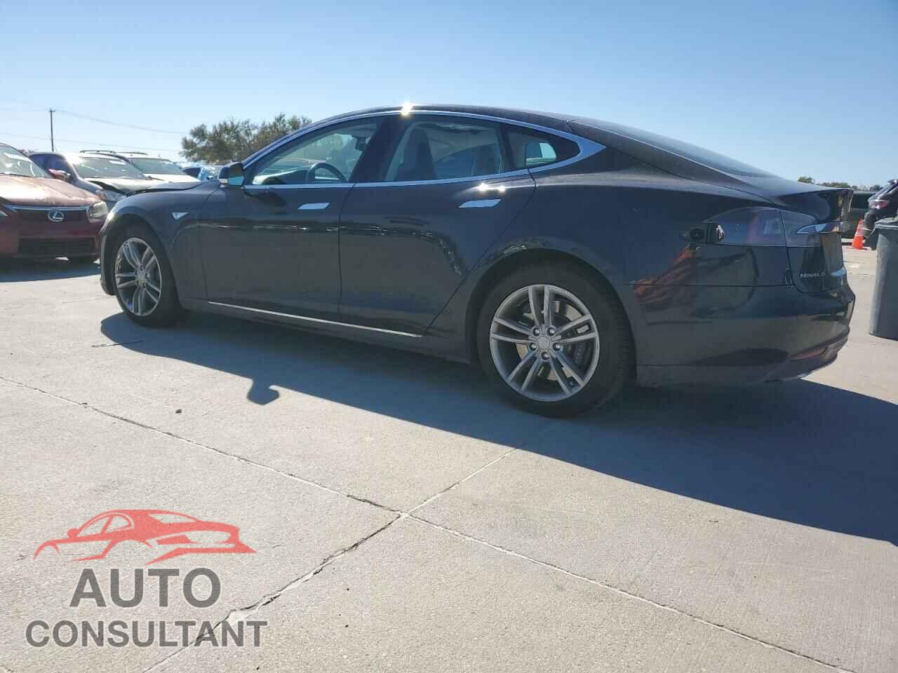 TESLA MODEL S 2013 - 5YJSA1CN2DFP21883