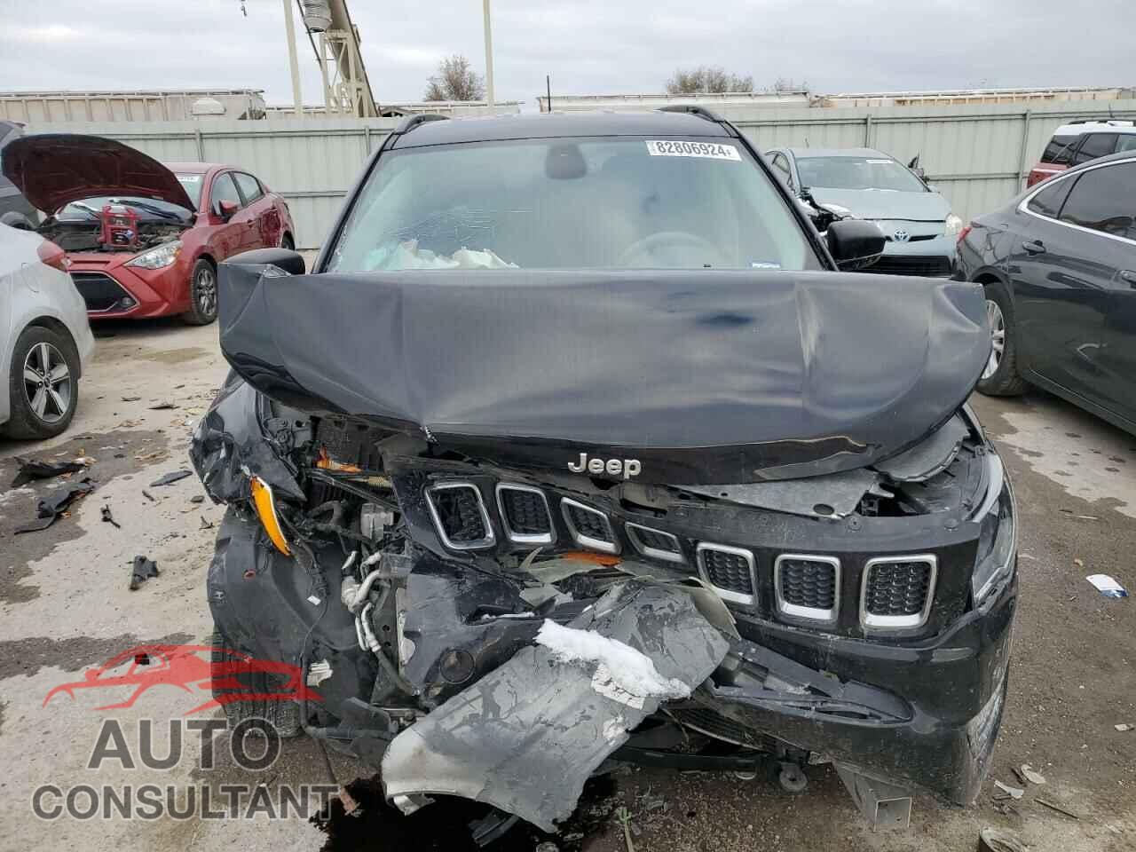JEEP COMPASS 2018 - 3C4NJDAB2JT373376