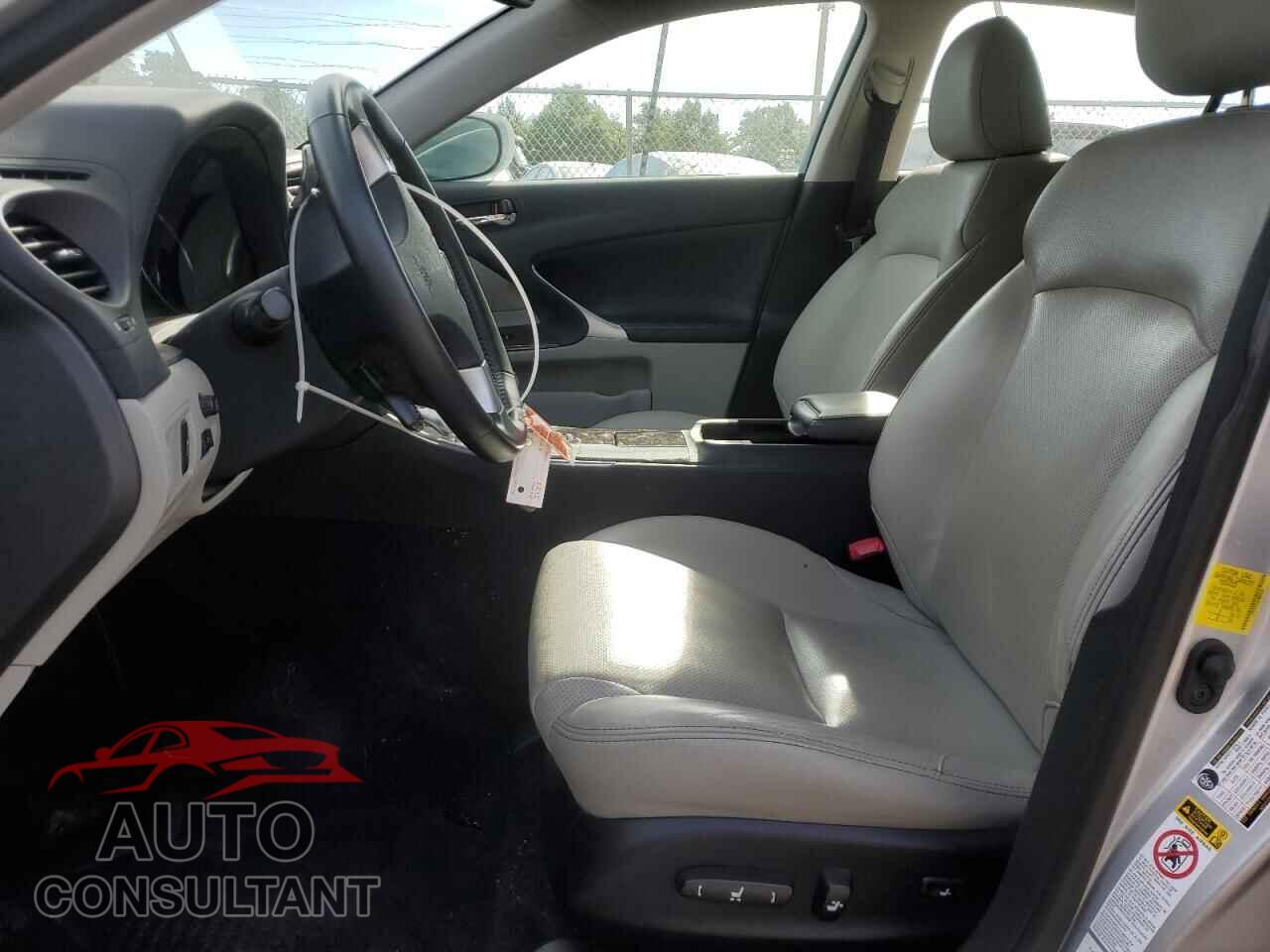 LEXUS IS 2012 - JTHCF5C2XC5056829