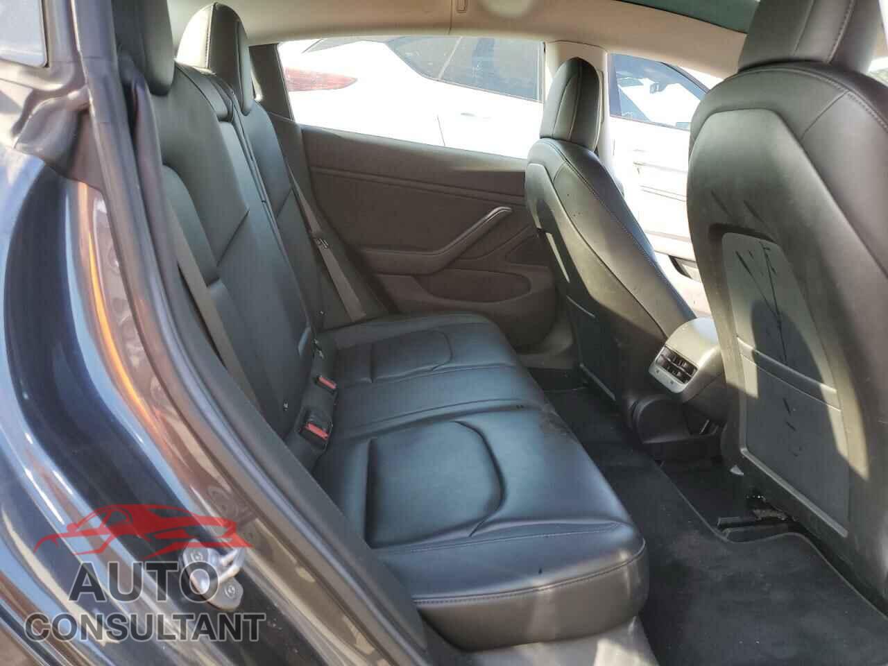 TESLA MODEL 3 2018 - 5YJ3E1EA3JF010210