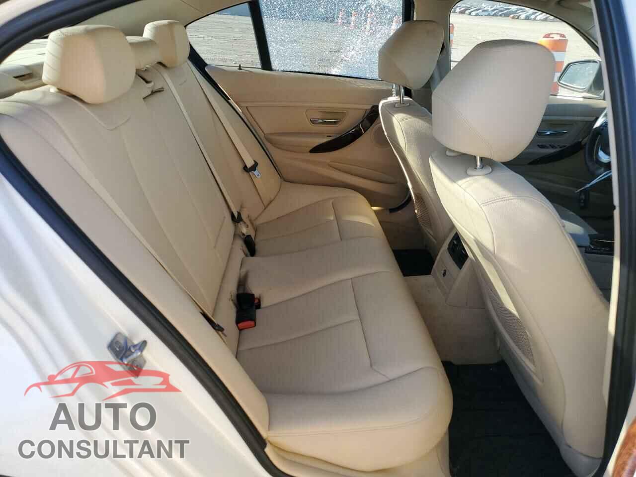 BMW 3 SERIES 2014 - WBA3B5C56EF958640
