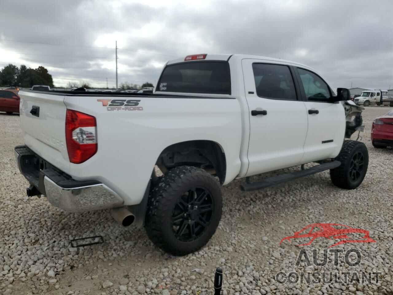 TOYOTA TUNDRA 2017 - 5TFEM5F10HX121539