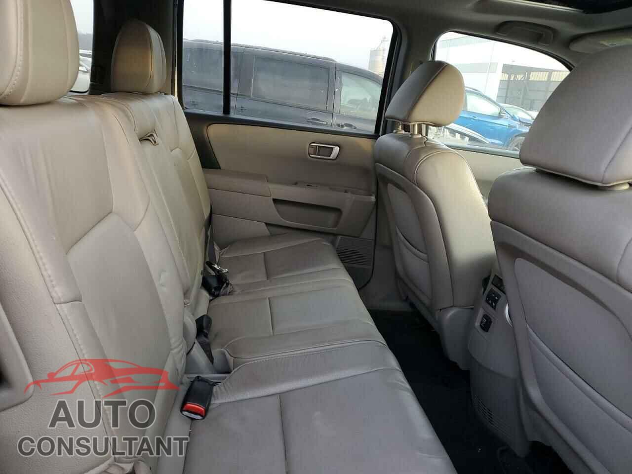 HONDA PILOT 2013 - 5FNYF3H52DB032555