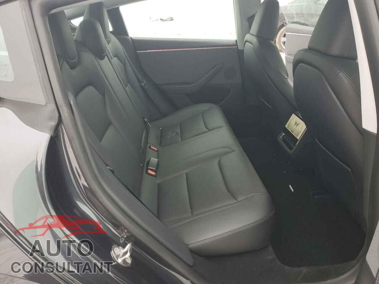 TESLA MODEL 3 2024 - 5YJ3E1EA8RF747771