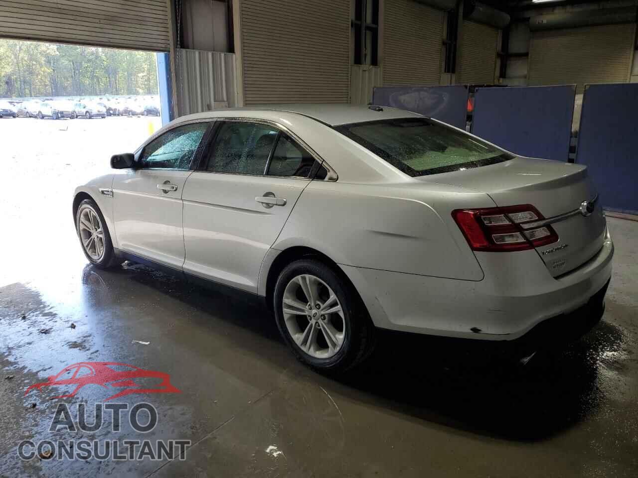 FORD TAURUS 2015 - 1FAHP2D85FG203501