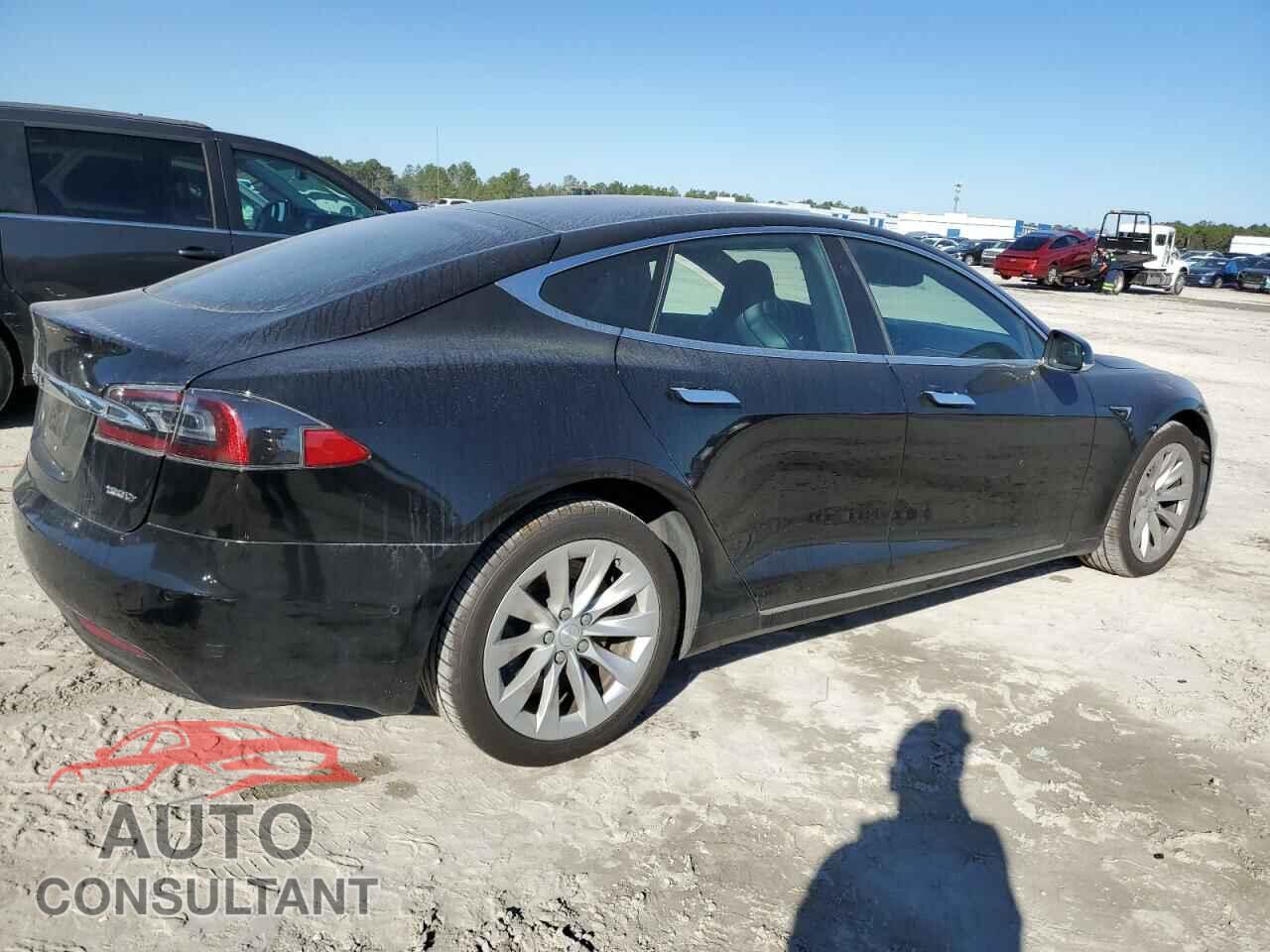 TESLA MODEL S 2018 - 5YJSA1E28JF270215