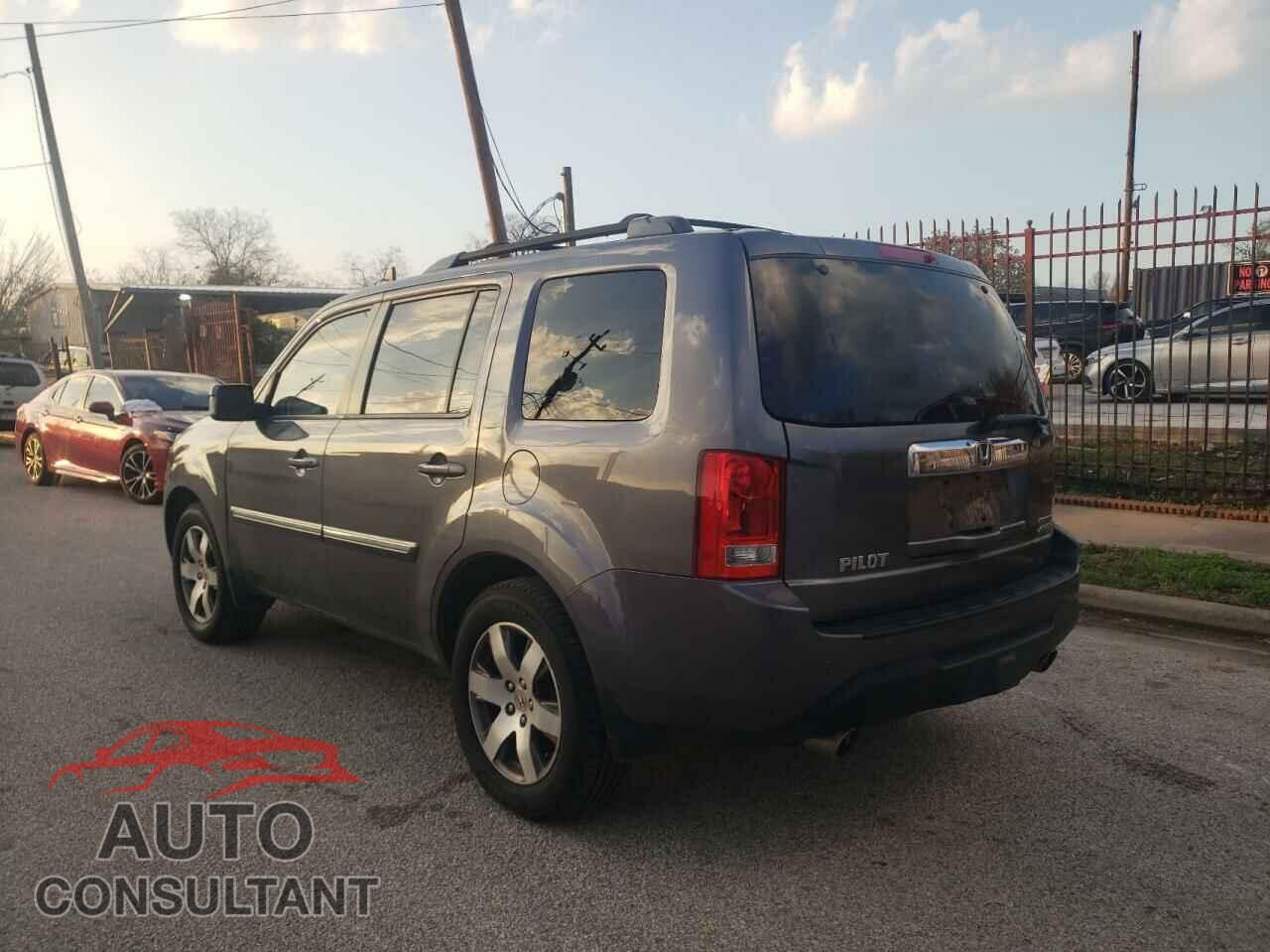 HONDA PILOT 2015 - 5FNYF4H93FB034861