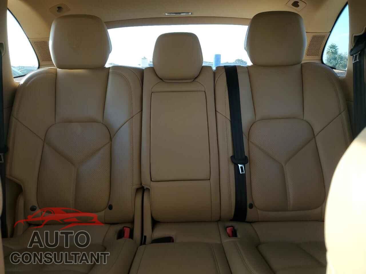 PORSCHE CAYENNE 2017 - WP1AA2A25HKA81296