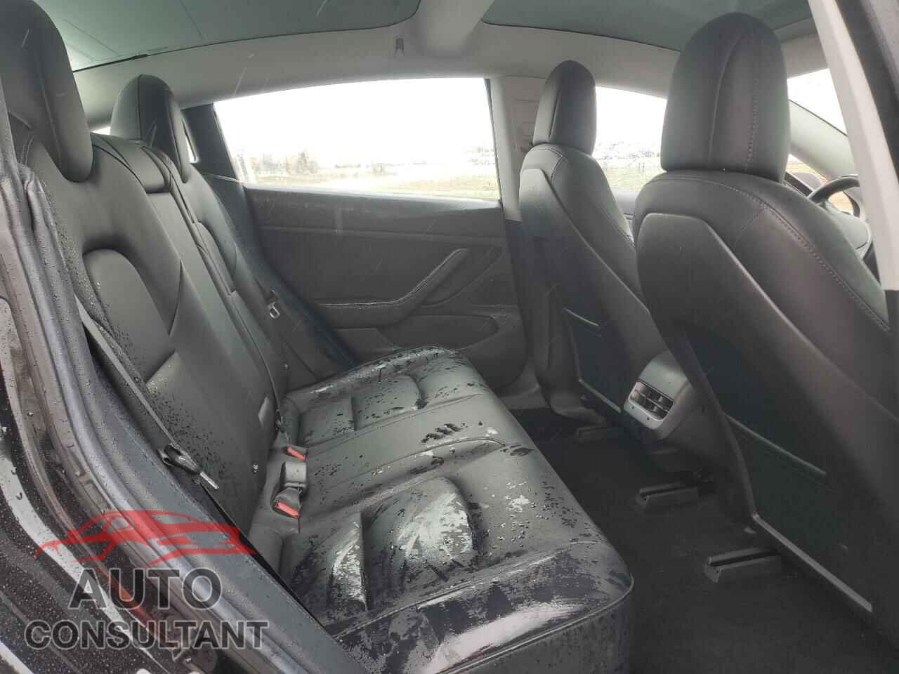 TESLA MODEL 3 2018 - 5YJ3E1EA5JF053530