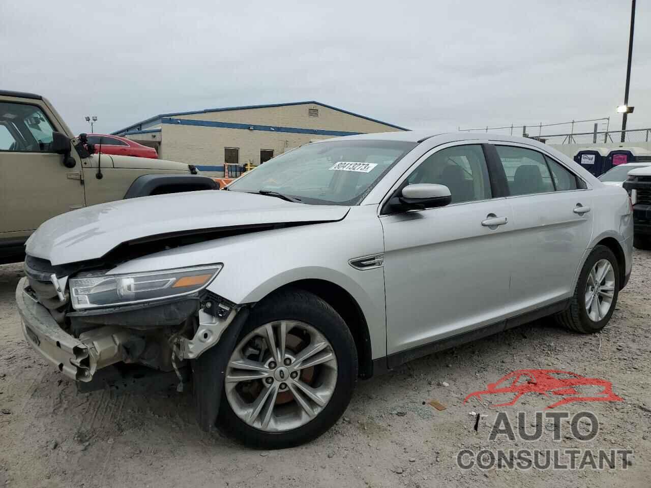 FORD TAURUS 2018 - 1FAHP2E82JG124004