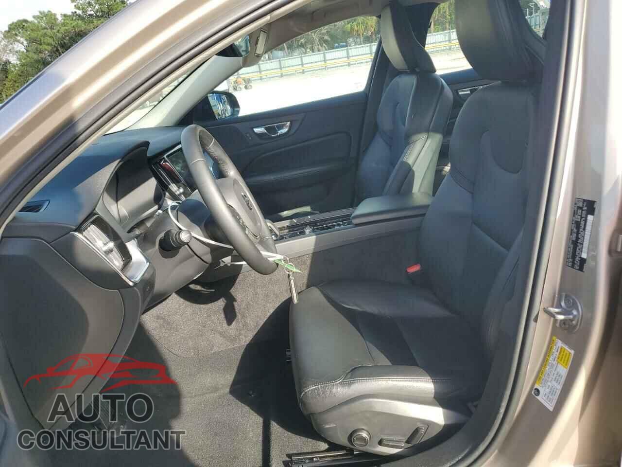 VOLVO S60 CORE 2023 - 7JRL12TK2PG239426