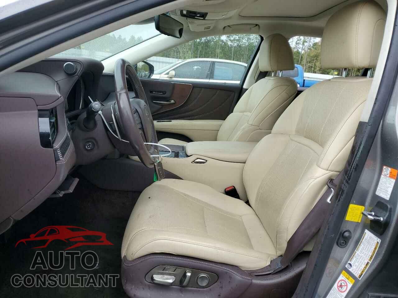 LEXUS LS500 2019 - JTHC51FF2K5005429
