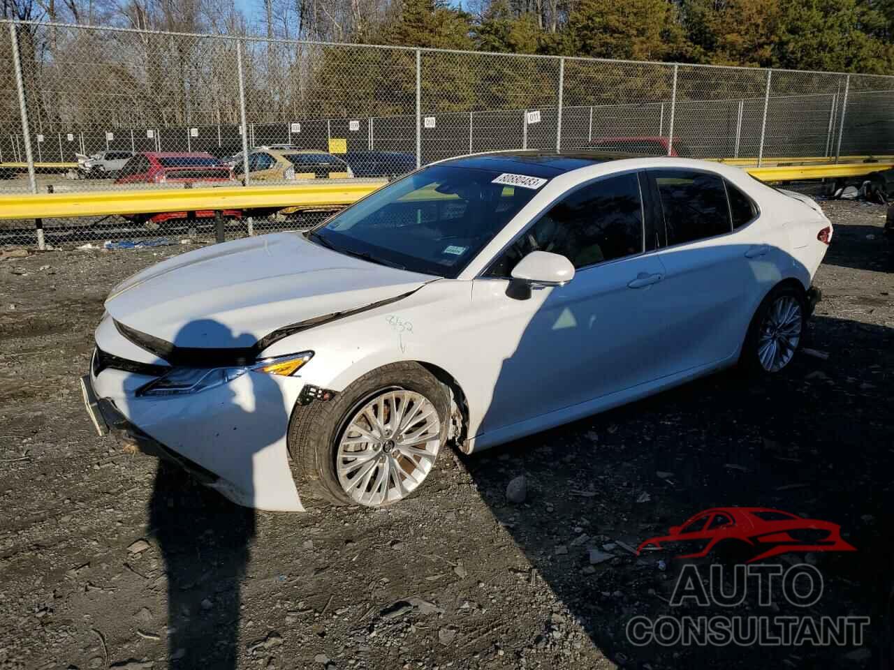 TOYOTA CAMRY 2018 - 4T1B11HK7JU049820