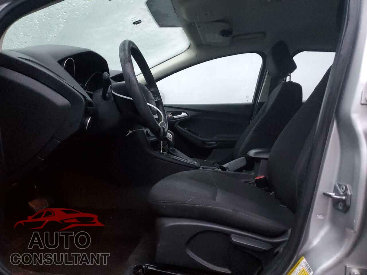 FORD FOCUS 2017 - 1FADP3K25HL259130